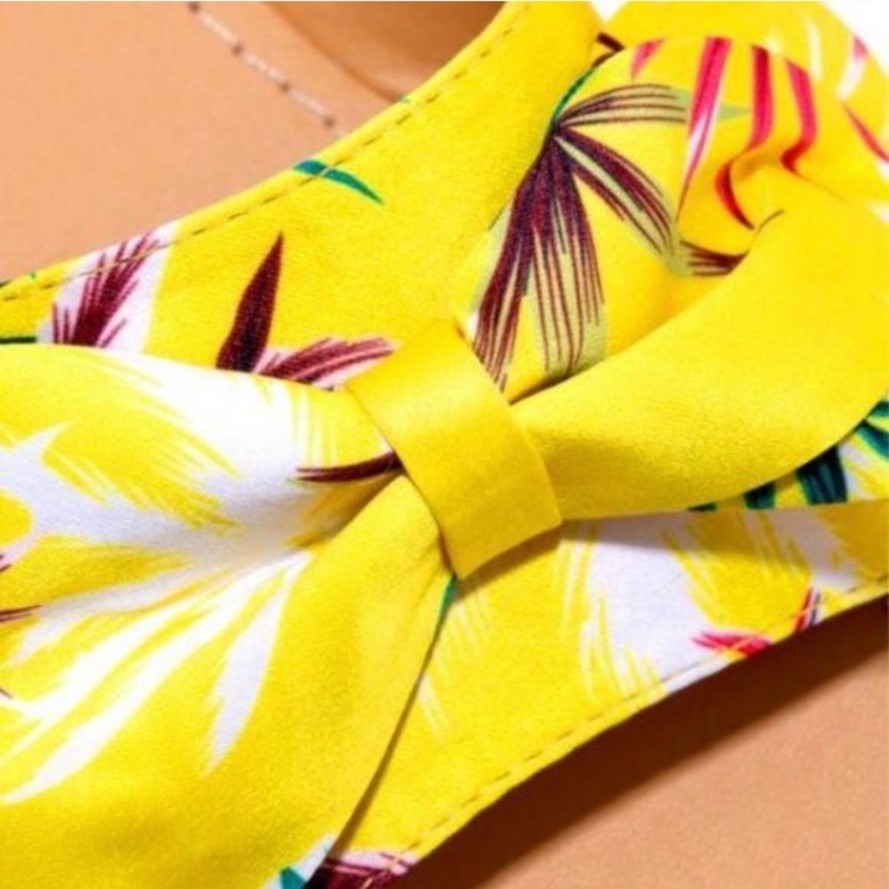 Yellow Floral Slide - Picture 6 of 6